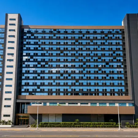 Garvey Park Hotel Отели рядом с достопримечательностью «Северное крыло»