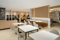 TownePlace Suites by Marriott Seekonk - breakfast