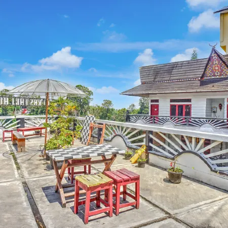 3 Berastagi Hotel