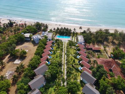 Uppuveli Beach by Dsk