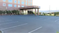 Hotel Route-Inn Tomakomai Ekimae - parkir