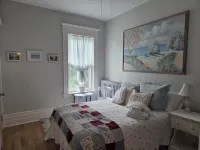 Fully furnished apartment in quiet century home available for short term rental. - Huoneistot