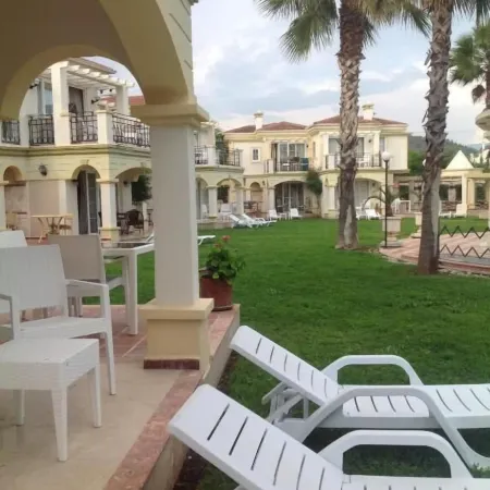 Villa B & D