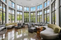 DoubleTree by Hilton Hotel & Executive Meeting Center Palm Beach Gardens - parking