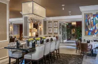 Warwick Melrose Hotel - breakfast
