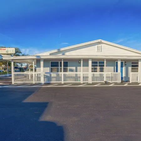 Sunrise Inn by OYO Titusville FL