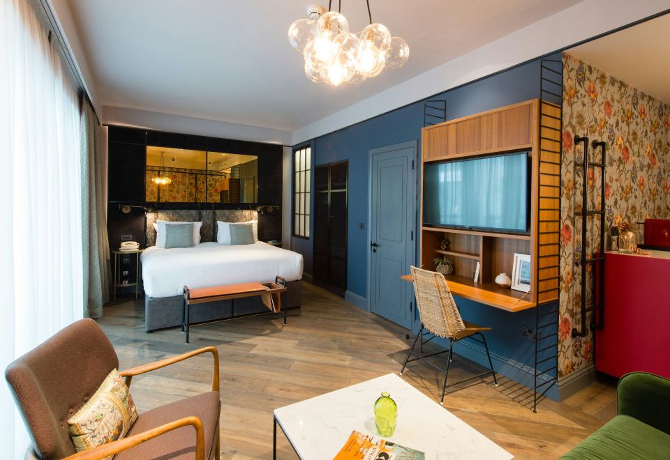 Clayton Hotel City of London - Housity