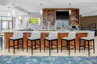 查爾斯頓/芒特普林森希爾頓花園酒店 - 酒吧
