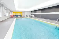 Tru by Hilton Audubon Valley Forge - Pools