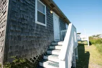 Outer Banks Motel - Village Accommodations - parking