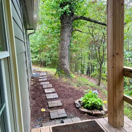 Renovated Cozy Cottage in Bryson City! Experience the Cool Smokies!