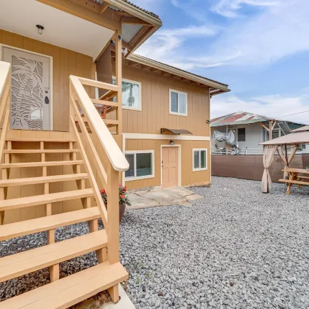 Modern Hilo Hideaway - Gated Yard Gazebo