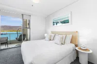 Lux Retreat at Harbour Light Cairns I Sauna I Pool & Prime Location - con vistas al mar