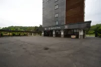 Baekje Hotel - parking