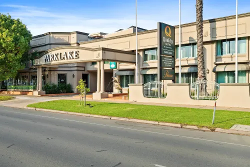 Quality Hotel Parklake Shepparton - piscina