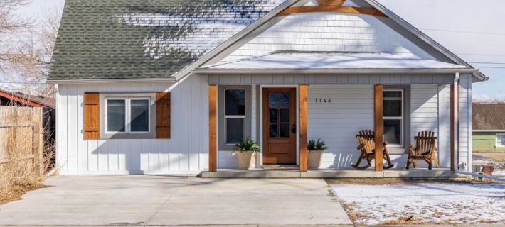 Lovely DOWNTOWN CODY: Salsbury Corner Cottage Hotel di Cody
