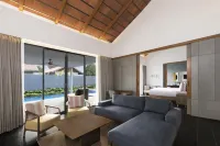 Hilton Hyderabad Genome Valley Resort & Spa - Kolam Renang