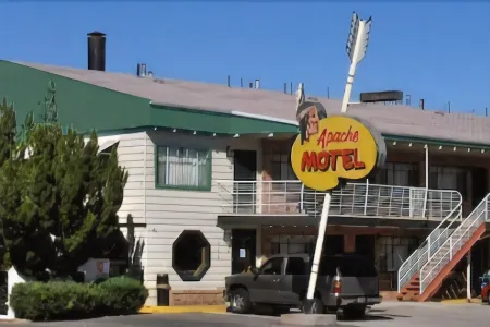 Apache Motel