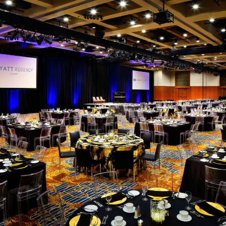 Hyatt Regency Calgary Отели рядом с достопримечательностью «Скульптура Разговор»