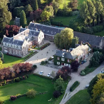 Domaine de Joinville & Spa Отели в г. Э