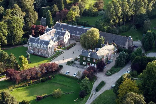 Domaine de Joinville & Spa Hotels in Incheville