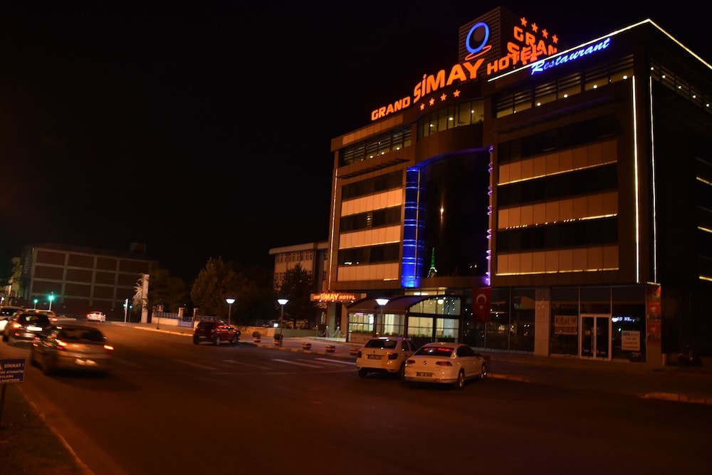 Grand Simay Hotel