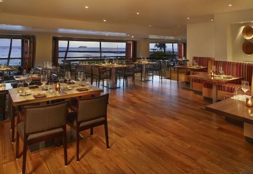 4. 힐튼 하와이안 ..