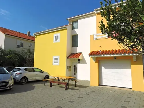 Apartments Ivanov Hotels in Šimuni