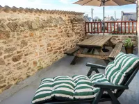 Manoir des Halles Hotels in Plouescat