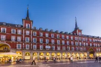 Pestana Collection Plaza Mayor Отели рядом с достопримечательностью «Пласа-Майор»