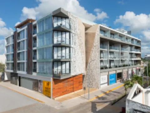 โรงแรม เดอะ ไฟฟ์ ดาวน์ทาวน์ - คูริโอ คอลเลกชัน บาย ฮิลตัน โรงแรมในปลายาเดลการ์เมน