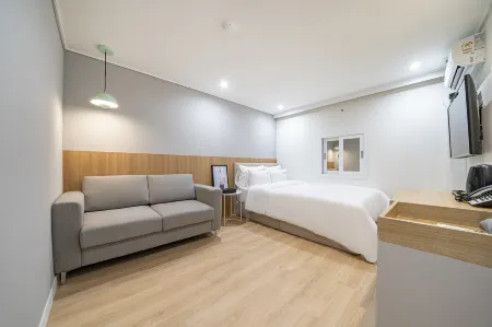 Busan Hadan Momulda Hotel Отели рядом с достопримечательностью «Yishu Island Migratory Park»