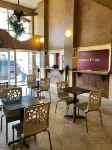 Coachman's Inn - parkir