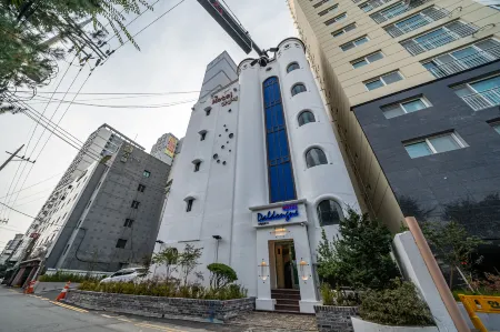 Uijeongbu Friends Yul Uijeongbu Branch Отели рядом с достопримечательностью «Shinhan University»