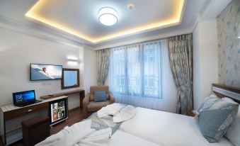 Room in Guest Room - Lika Hotel - Beautiful Standard Double or Twin Room in Center Istanbul