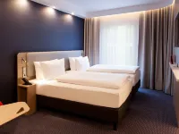 Holiday Inn Express MUNICH - OLYMPIAPARK by IHG Hotels near Moosach