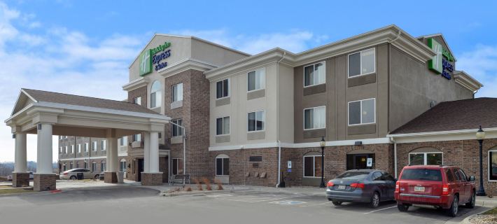Holiday Inn Express & Suites OMAHA WEST by IHG Hotels in Douglas County