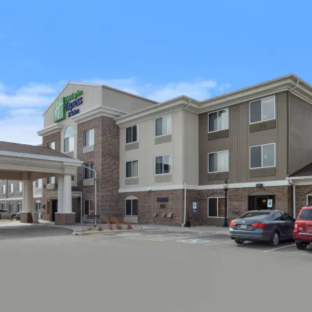 Holiday Inn Express & Suites OMAHA WEST by IHG