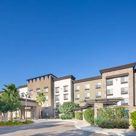 Holiday Inn Express & Suites SURPRISE by IHG