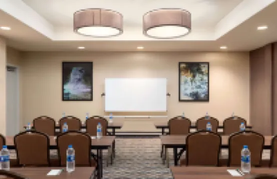 La Quinta Inn & Suites by Wyndham Clovis CA