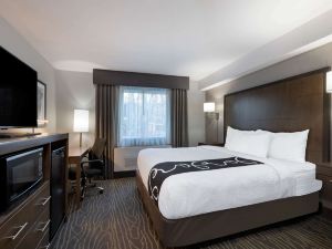 La Quinta Inn & Suites by Wyndham Anchorage Airport