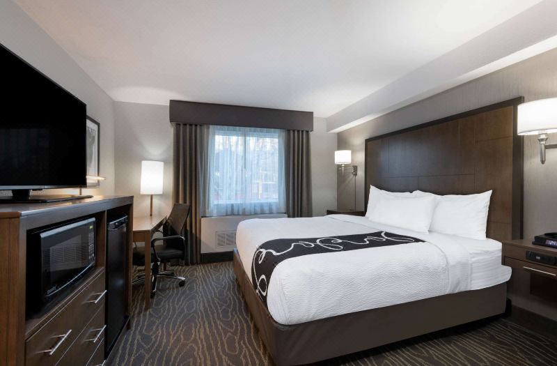 La Quinta Inn & Suites by Wyndham Anchorage Airport