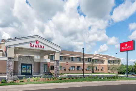 Ramada by Wyndham Minneapolis Golden Valley Отели в г. Хеннепин