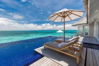 LUX* South Ari Atoll - Pool
