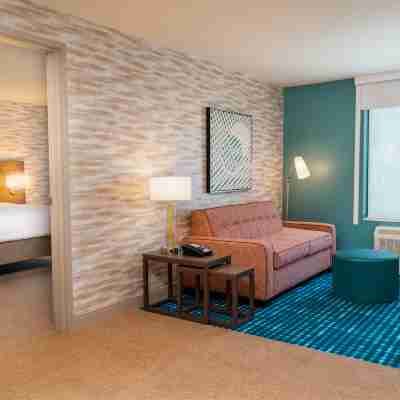 Home2 Suites by Hilton Corona Rooms