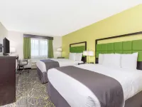 AmericInn by Wyndham Delafield Hotels in Delafield