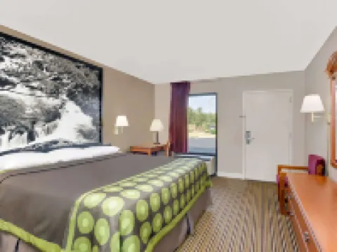 Super 8 by Wyndham Athens アセンズのホテル