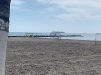 羅洛維飯店 - 海滩