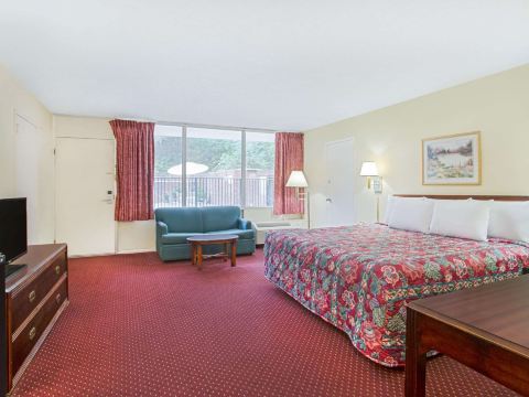 Days Inn by Wyndham Bristol Parkway