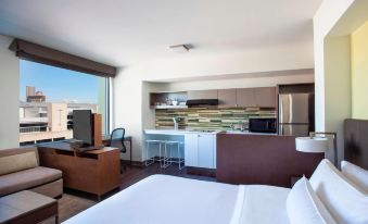 Element Boston Seaport District